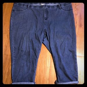 Stretchy jegging type cropped jeans